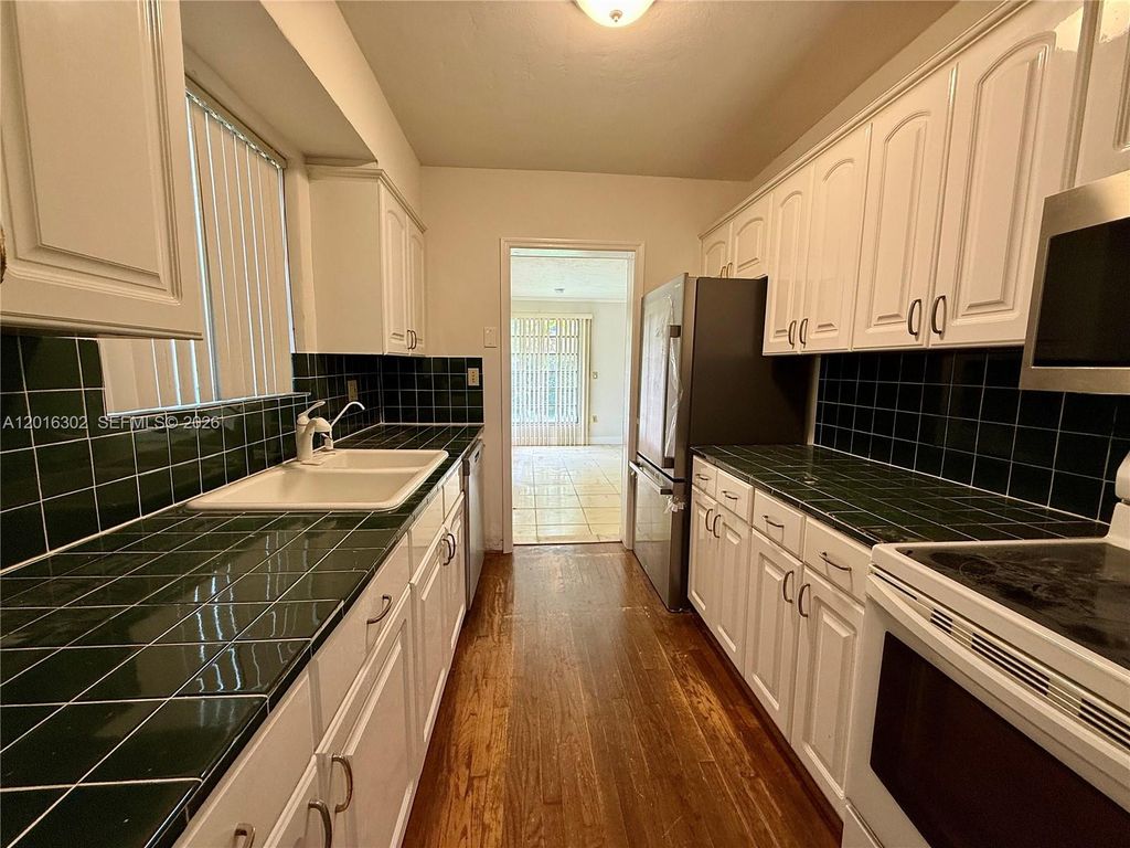 110 Antilla Ave, Coral Gables, FL 33134