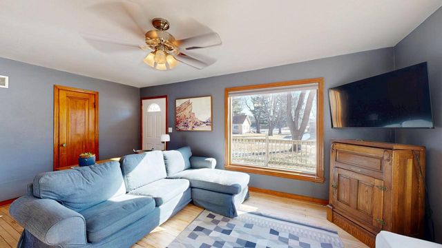 560 Court ROAD, Onalaska, WI 54650