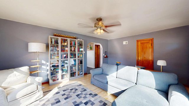 560 Court ROAD, Onalaska, WI 54650