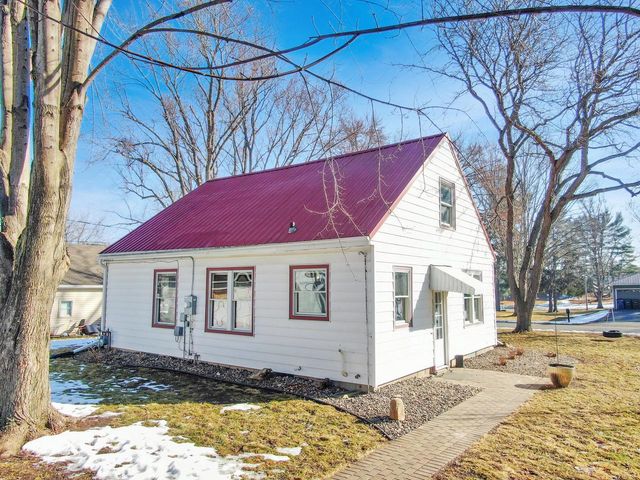 560 Court ROAD, Onalaska, WI 54650