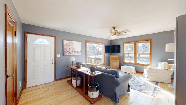 560 Court ROAD, Onalaska, WI 54650