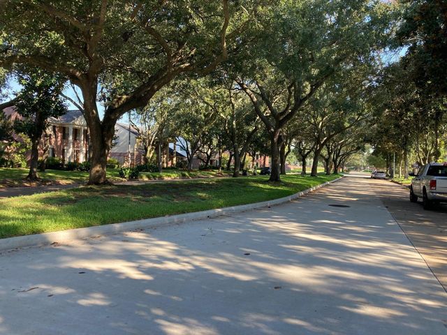 1819 Riverbend Crossing, Sugar Land, TX 77478