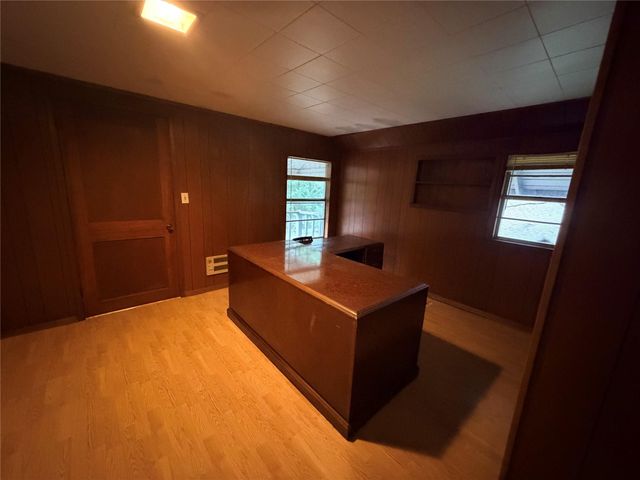 16 Hickory Hollow, Huntsville, TX 77320