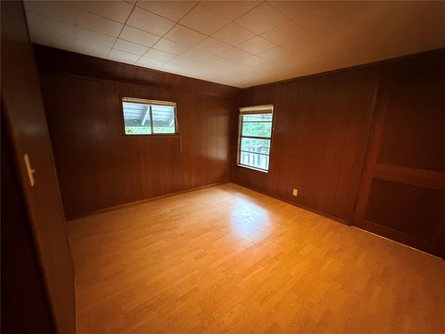 16 Hickory Hollow, Huntsville, TX 77320