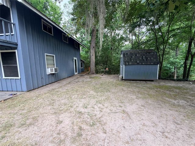 16 Hickory Hollow, Huntsville, TX 77320