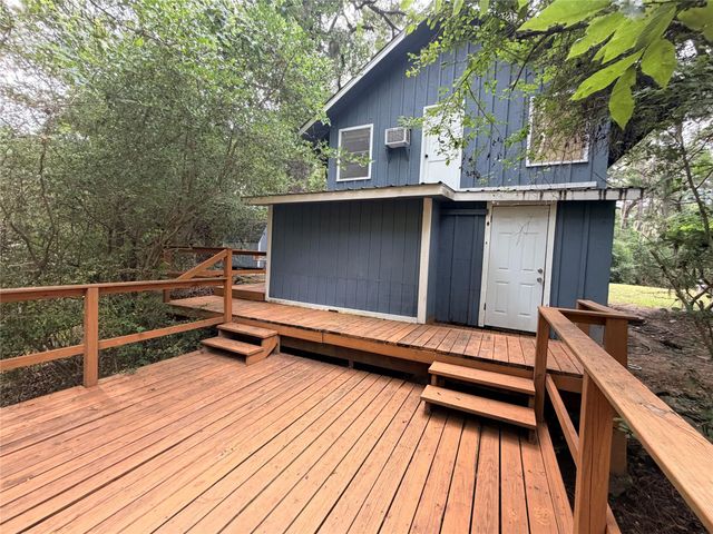 16 Hickory Hollow, Huntsville, TX 77320