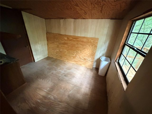 16 Hickory Hollow, Huntsville, TX 77320