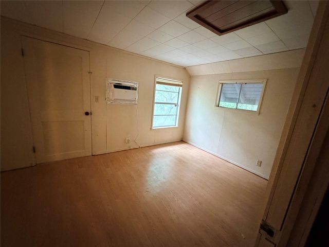 16 Hickory Hollow, Huntsville, TX 77320