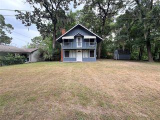 16 Hickory Hollow, Huntsville, TX 77320