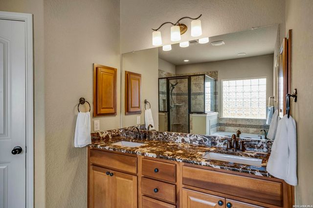 28402 Joanie Kay, San Antonio, TX 78260