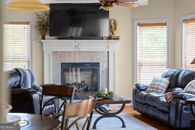525 Waters Way, Fayetteville, GA 30215