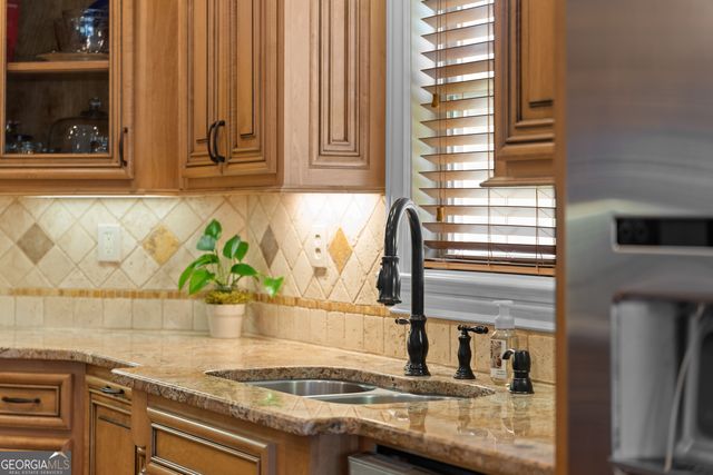 525 Waters Way, Fayetteville, GA 30215