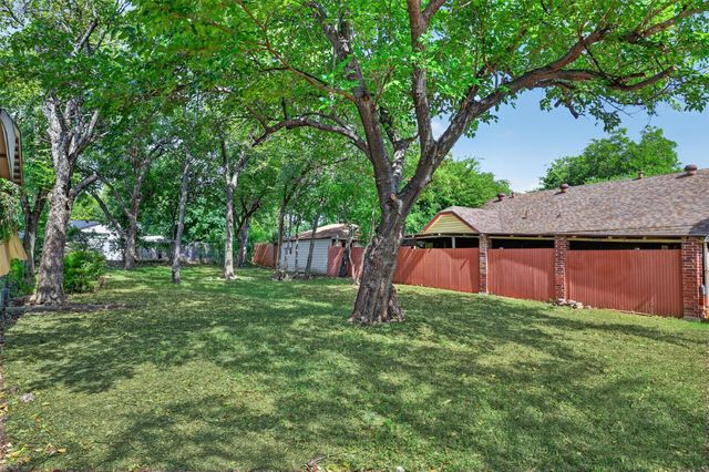 6 N Ravinia Drive, Dallas, TX 75211