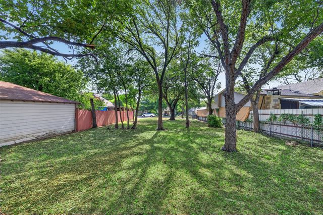 6 N Ravinia Drive, Dallas, TX 75211