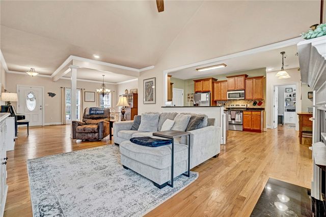 29 Hidden Springs Lane, Taylors, SC 29687