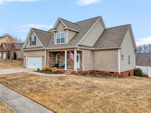 29 Hidden Springs Lane, Taylors, SC 29687