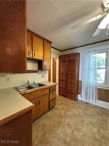 2134 7th Street SW, Akron, OH 44314