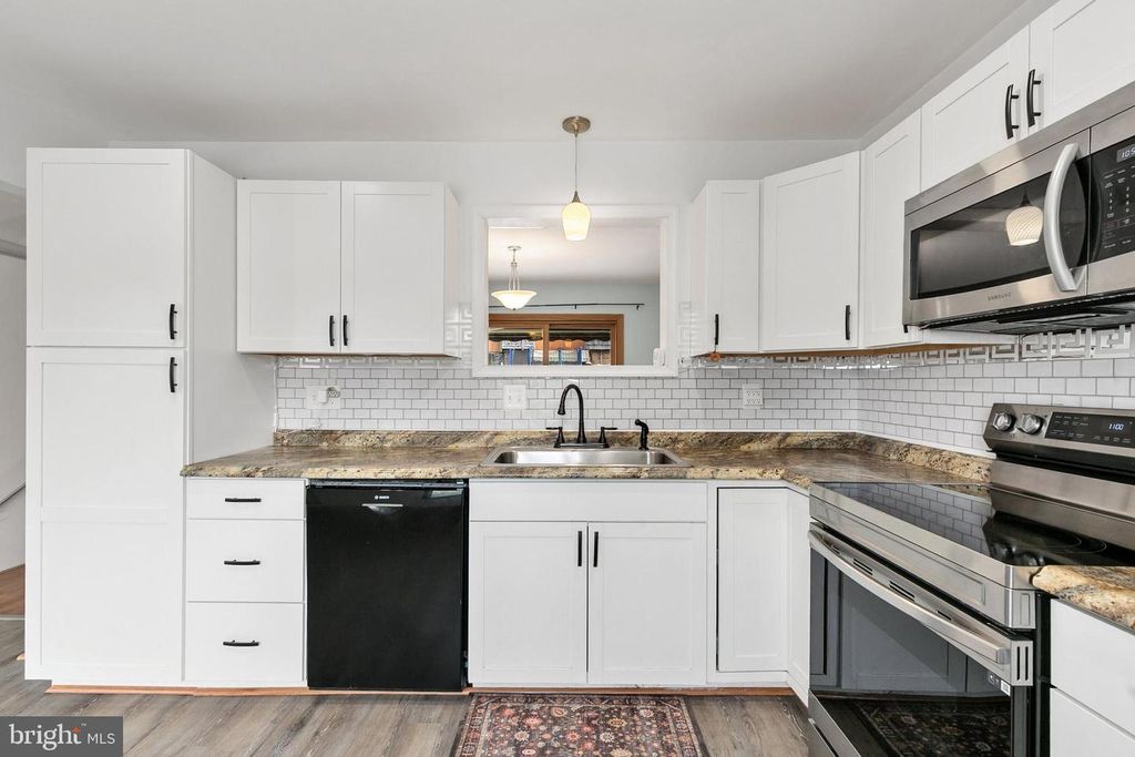 9507 FERN HOLLOW WAY, Montgomery Village, MD 20886