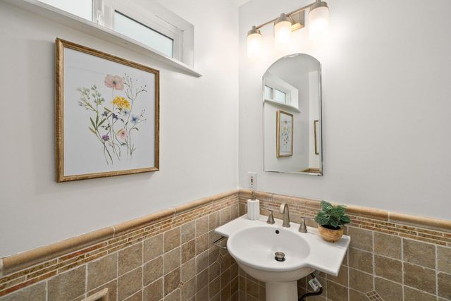 4800 Hilltop Dr, El Sobrante, CA 94803