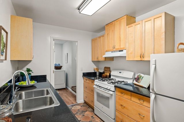 4800 Hilltop Dr, El Sobrante, CA 94803