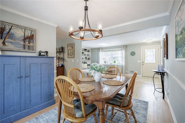 212 Creekwood Drive, Greece, NY 14626