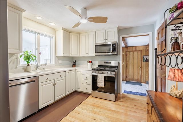 212 Creekwood Drive, Greece, NY 14626