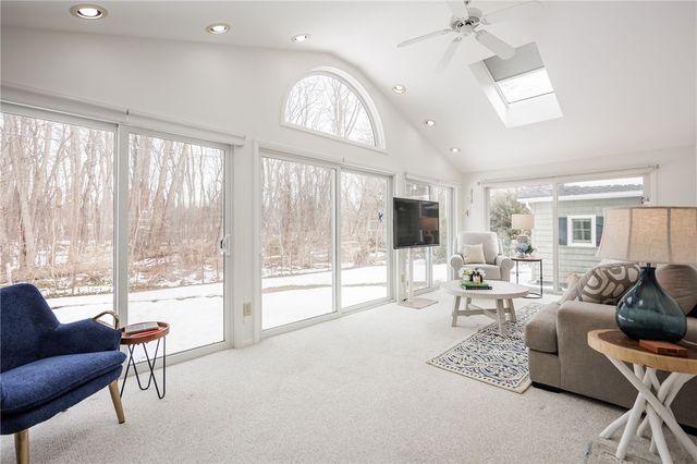 212 Creekwood Drive, Greece, NY 14626