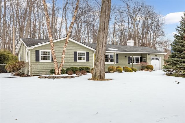 212 Creekwood Drive, Greece, NY 14626