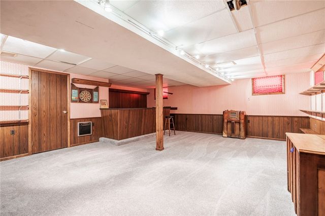 212 Creekwood Drive, Greece, NY 14626