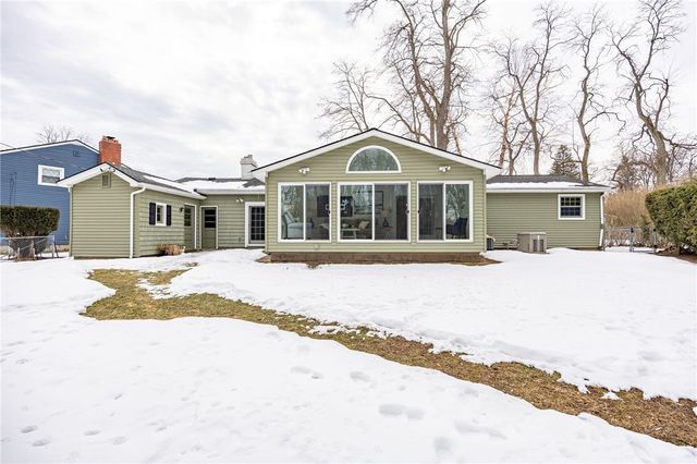 212 Creekwood Drive, Greece, NY 14626