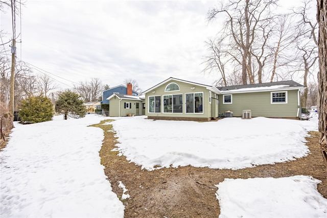 212 Creekwood Drive, Greece, NY 14626