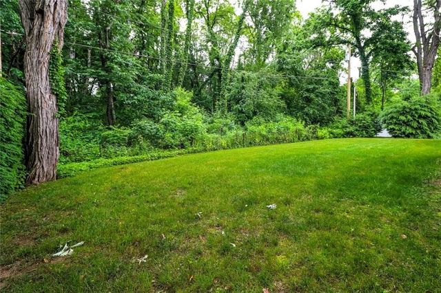 212 Creekwood Drive, Greece, NY 14626