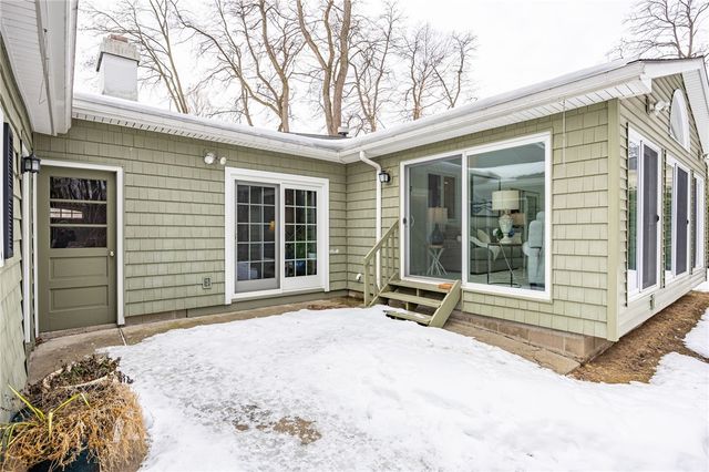 212 Creekwood Drive, Greece, NY 14626