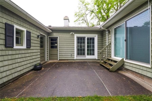 212 Creekwood Drive, Greece, NY 14626