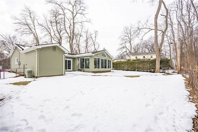 212 Creekwood Drive, Greece, NY 14626