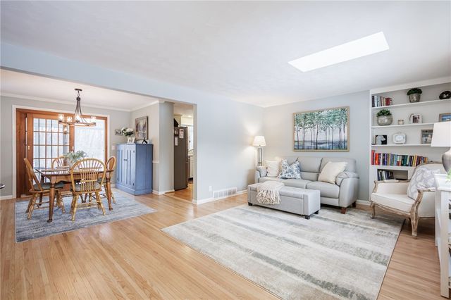 212 Creekwood Drive, Greece, NY 14626