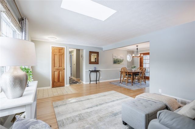 212 Creekwood Drive, Greece, NY 14626