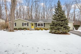 212 Creekwood Drive, Greece, NY 14626