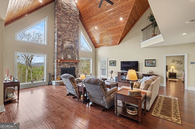 421 Hickory Nut Mtn, Tallulah Falls, GA 30573