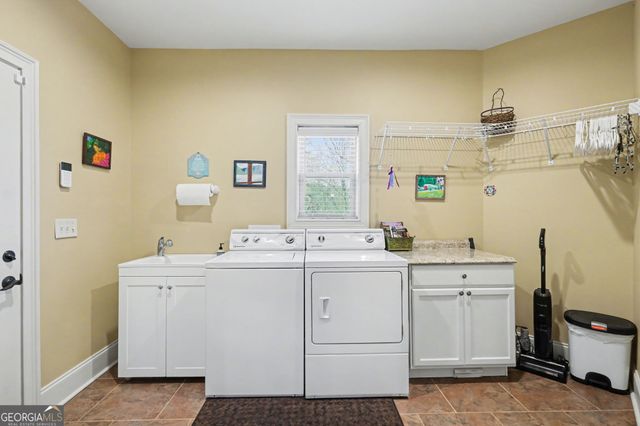 421 Hickory Nut Mtn, Tallulah Falls, GA 30573