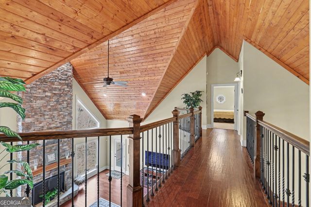 421 Hickory Nut Mtn, Tallulah Falls, GA 30573