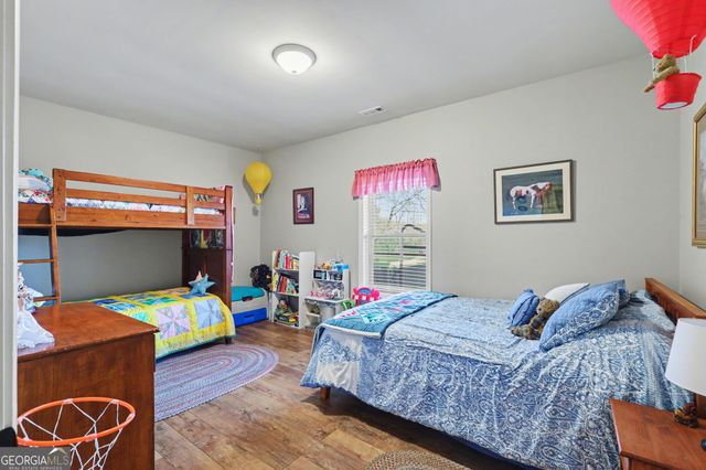 421 Hickory Nut Mtn, Tallulah Falls, GA 30573