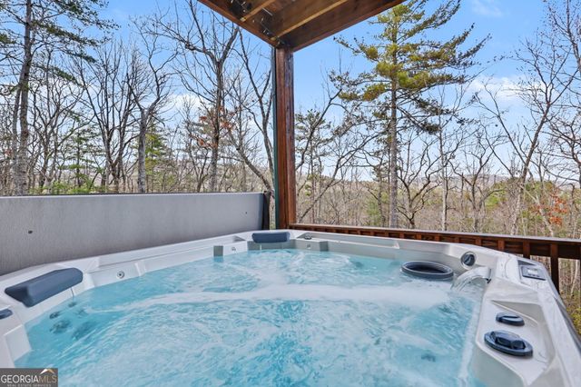 421 Hickory Nut Mtn, Tallulah Falls, GA 30573