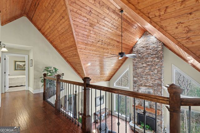421 Hickory Nut Mtn, Tallulah Falls, GA 30573