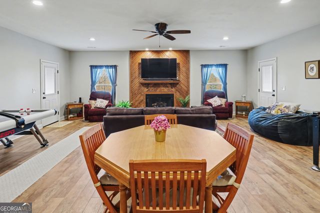 421 Hickory Nut Mtn, Tallulah Falls, GA 30573