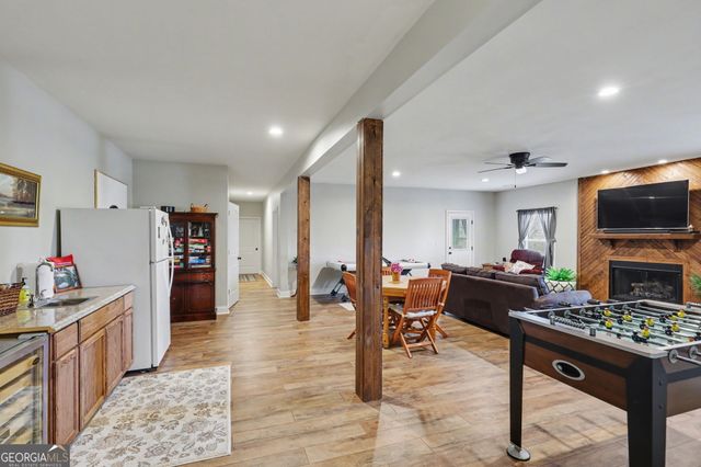 421 Hickory Nut Mtn, Tallulah Falls, GA 30573