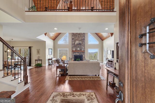 421 Hickory Nut Mtn, Tallulah Falls, GA 30573