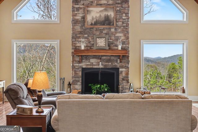 421 Hickory Nut Mtn, Tallulah Falls, GA 30573