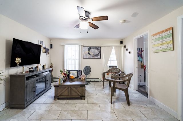 26 Benefit St, Southbridge, MA 01550