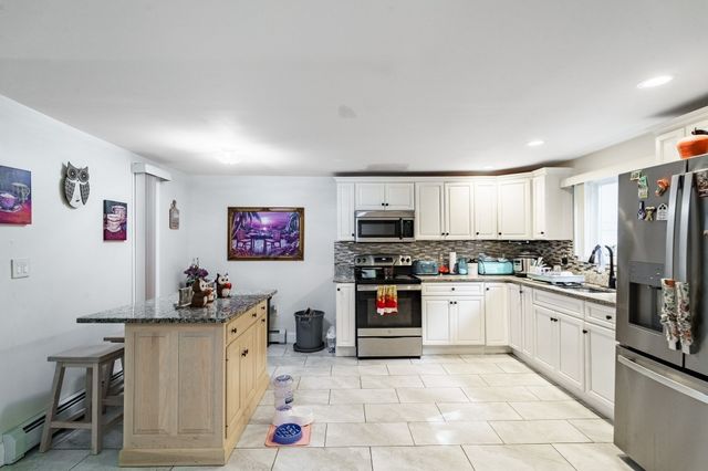 26 Benefit St, Southbridge, MA 01550